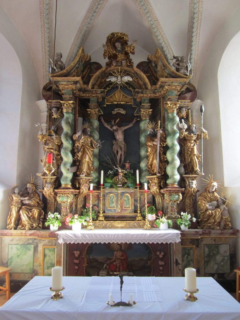 Rietz im Inntal, Altar der Filialkirche Hl. Kreuz (14.04.2013)