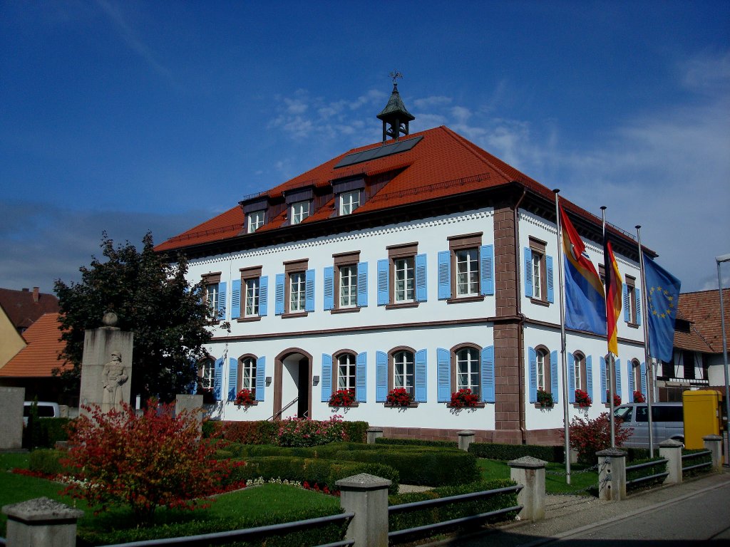 Ringsheim in der Ortenau,
das frisch renovierte Rathaus,
Sep.2010