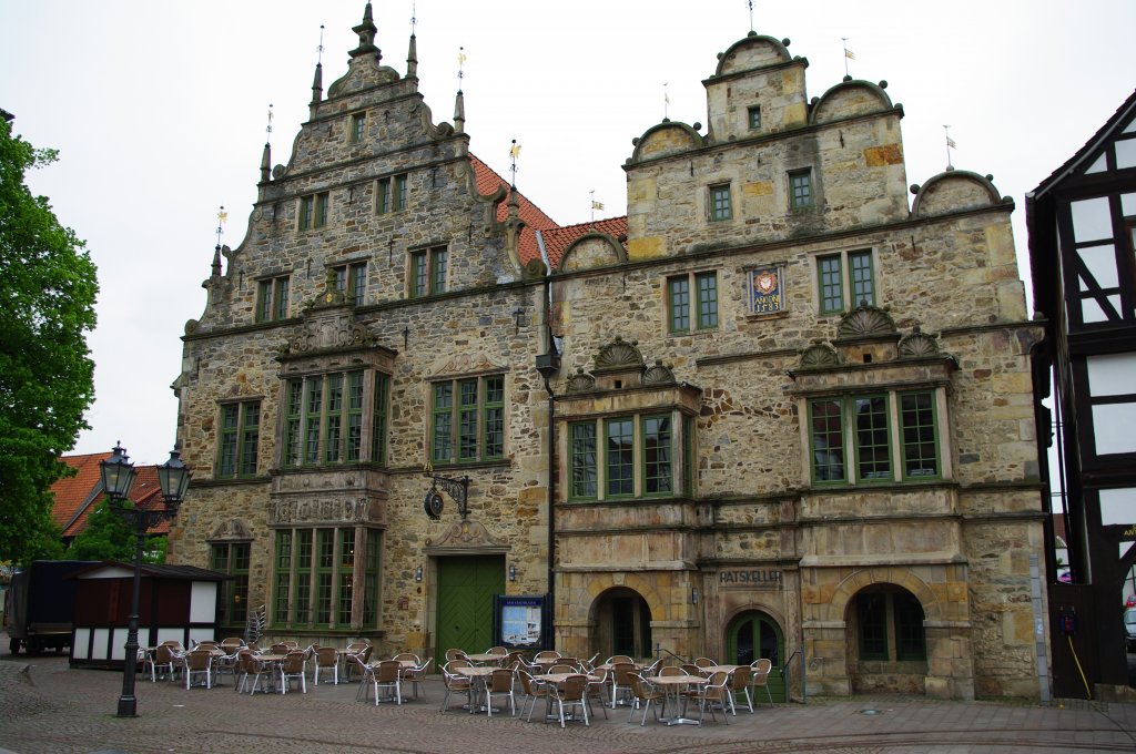 Rinteln, Rathaus am Marktplatz, erbaut im Stil der Weserrenaissance im 16. JH, 
Kreis Schaumburg (11.05.2010)