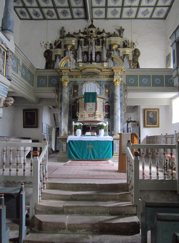 Rohr, Kanzelaltar der St. Michaelis Kirche (10.06.2012)