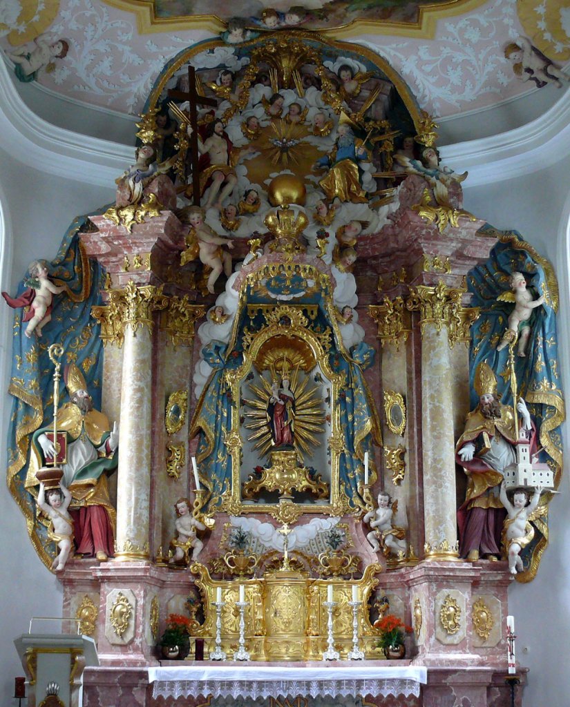 Rokokoaltar mit Gnadenbild (Sptgotik) in der Mitte und in der Bekrnung die Heiligste Dreifaltigkeit, an den Seiten die hl. Bischfe Rupert und Wolfgang; Frauenbergkapelle Weltenburg, 04.08.2010