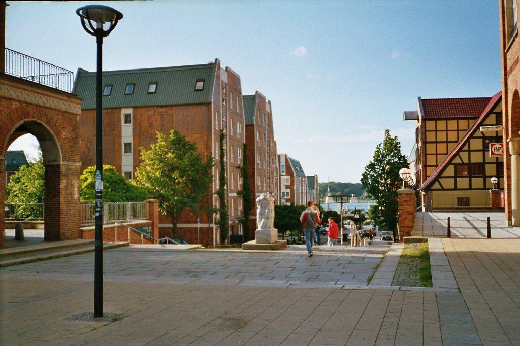 Rostock Lange Strae, Blick in Richtung Nrdliche Altstadt (Rekronstruktion durch modifizierte DDR-Plattenbauweise)