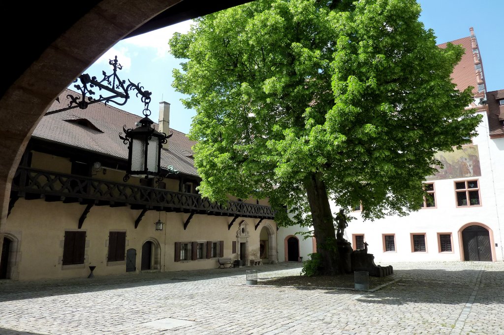 Roth, Blick in den Innenhof des Markgrafenschloes, Mai 2012