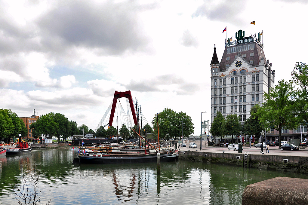 Rotterdam -  Boerengat Harbour , im Hintergrund die  Willemsbrug  - 15.09.2012