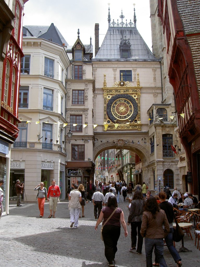 Rouen, Gros Horloge mit astronomischer Uhr aus den 14. Jahrhundert 
(06.07.2008)