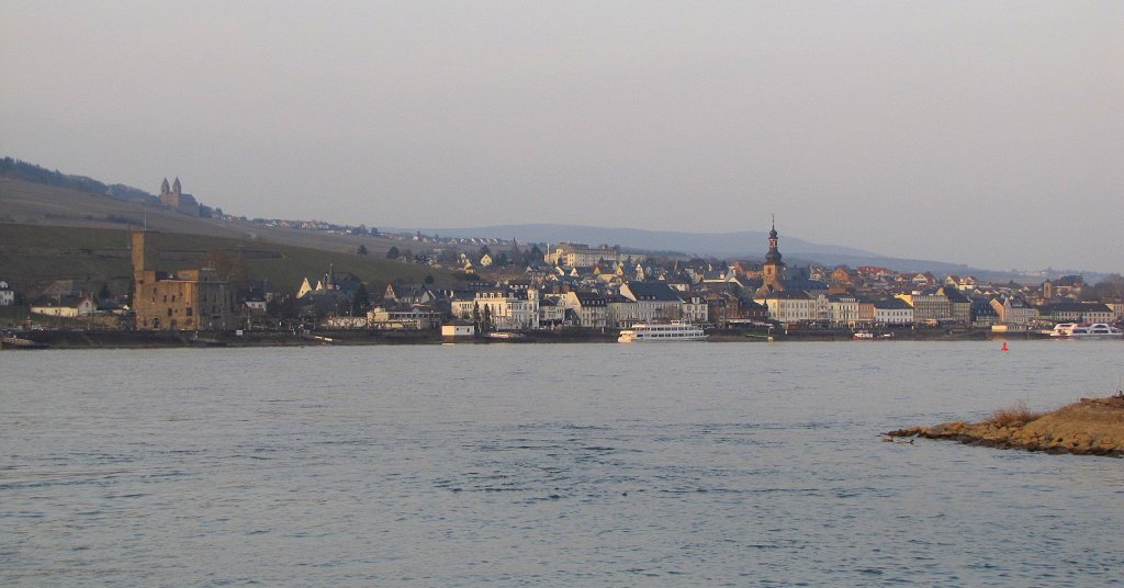 Rdesheim am Rhein, von Bingen aus fotografiert; 23.03.2010