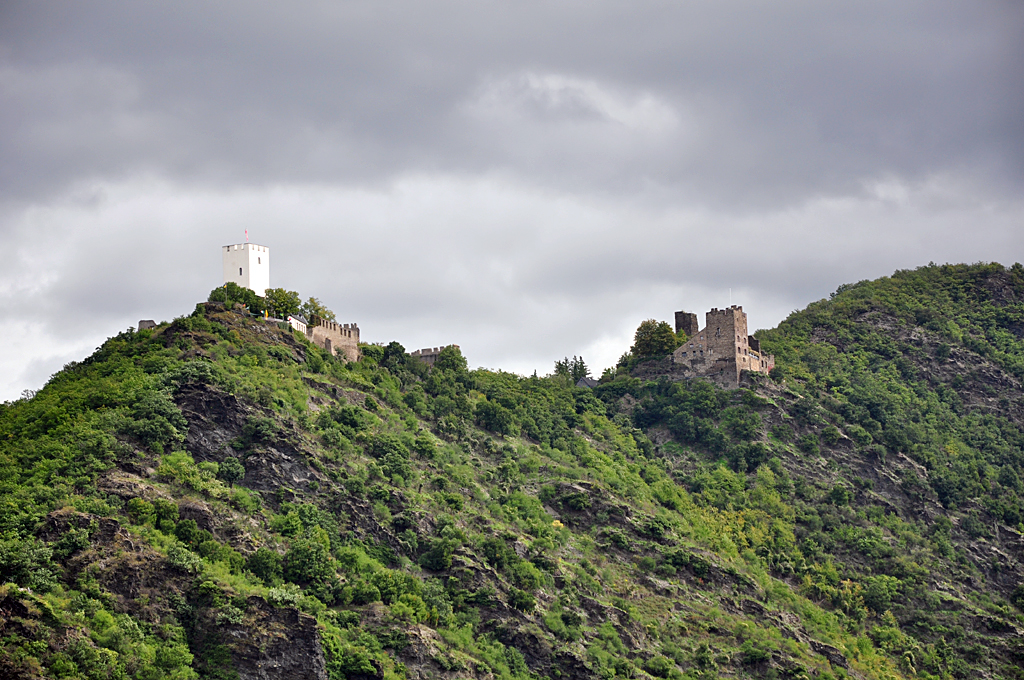 Ruine Liebenstein und Burg Sterrenberg rechtrheinisch bei Kamp-Berghofen (schrg gegenber Boppard) - 14.09.2010