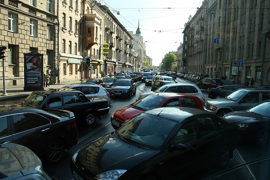 Rushour in Sankt Petersburg. Aufnahme vom 25.05.2009.

