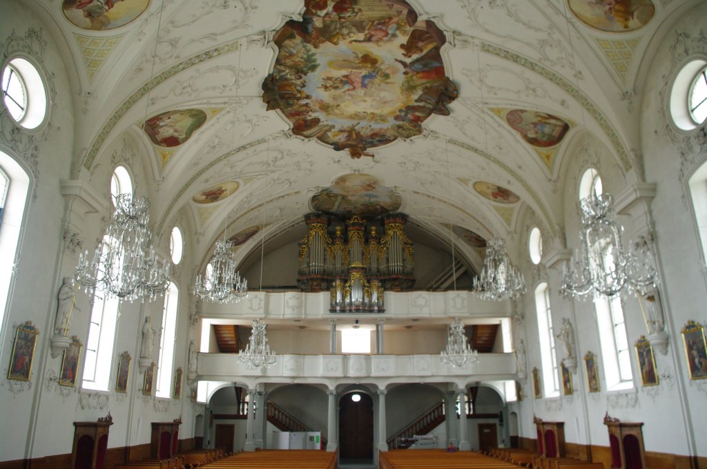 Ruswil, Orgel von 1796 der St. Mauritius Kirche, Rokoko Stuck und Fresken von Josef 
Anton Messmer (24.06.2012)