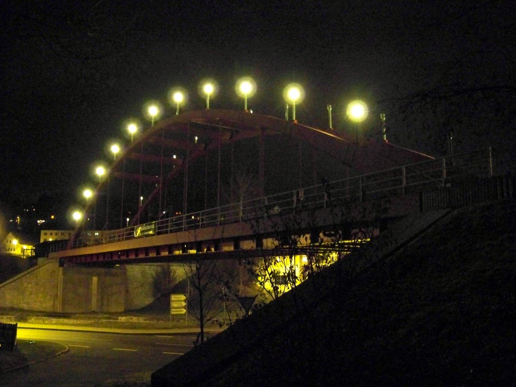 Sachsens grter Lichterbogen: Die  Eiserne Brcke  in Klingenthal, 5.12.09.