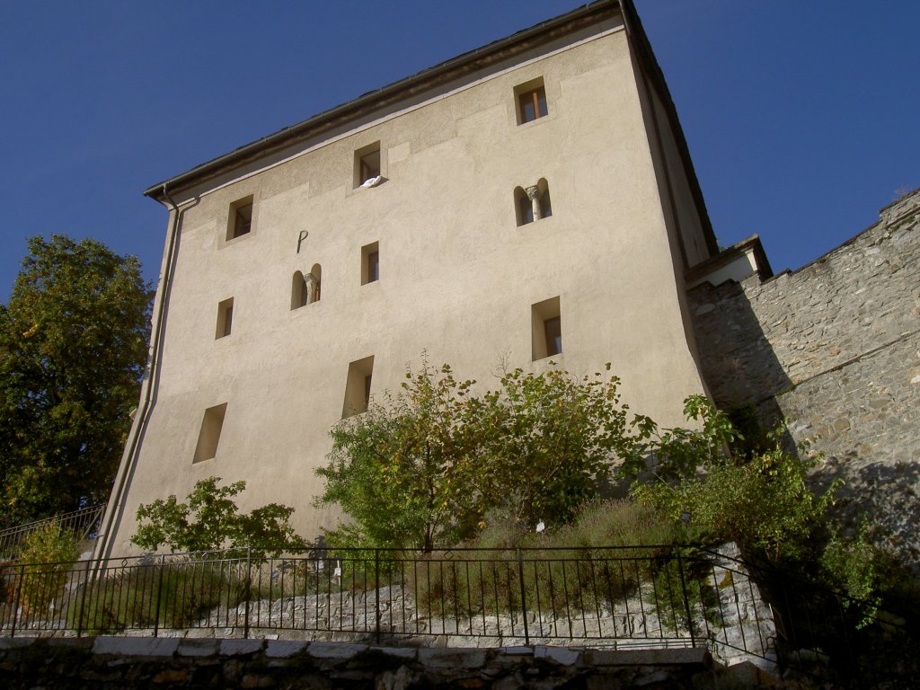 Saillon, heutiges Pfarrhaus, ehemals St. Jakob Hospiz, erbaut im 13. Jahrhundert, 
Kanton Wallis (14.09.2010)