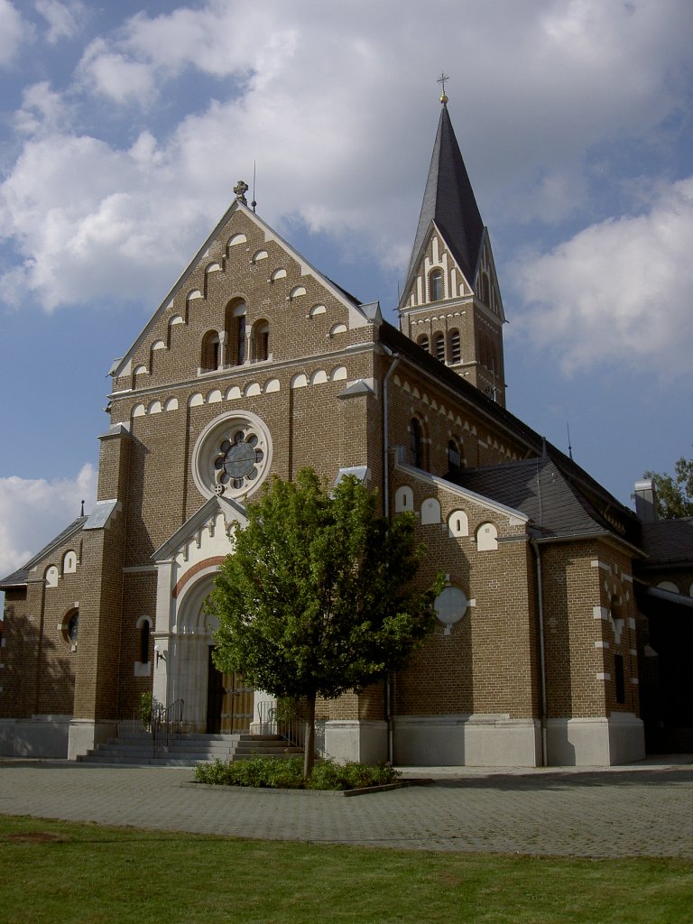Salach, neuromanische kath. St. Margaretha Kirche, erbaut 1905 durch Baurat 
Pohlhammer, Kreis Gppingen (10.08.2012)