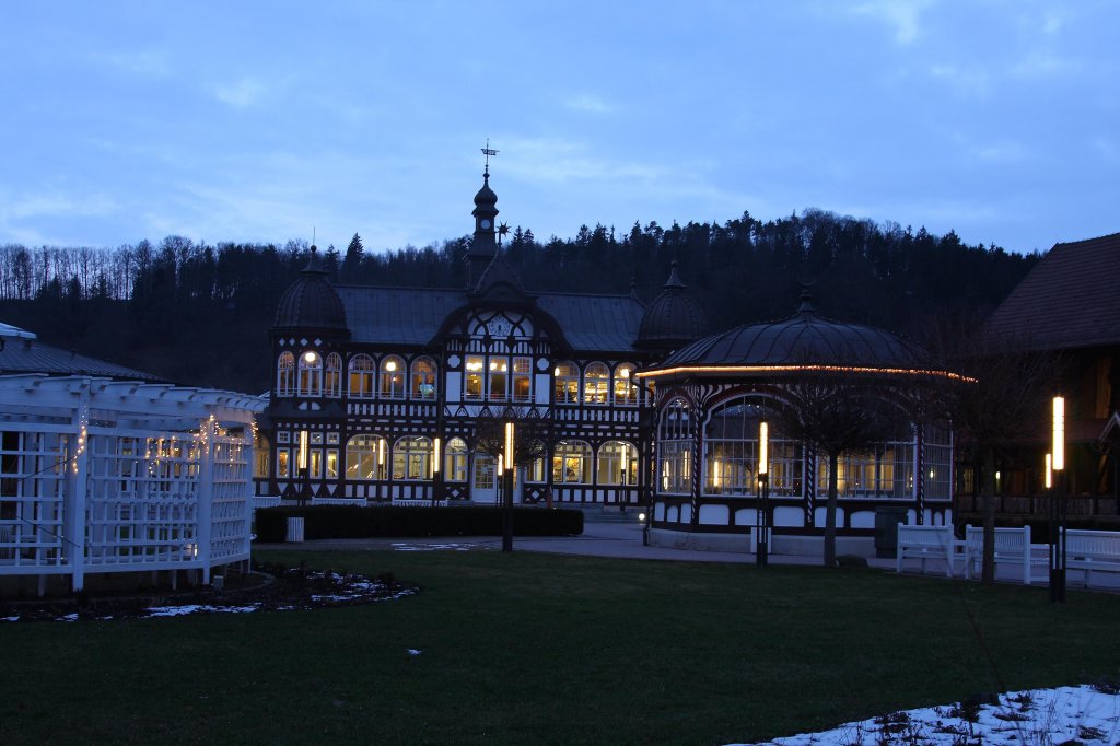 Salinenpark in Bad Salzungen bei Einbruch der Nacht am 7.2.013.