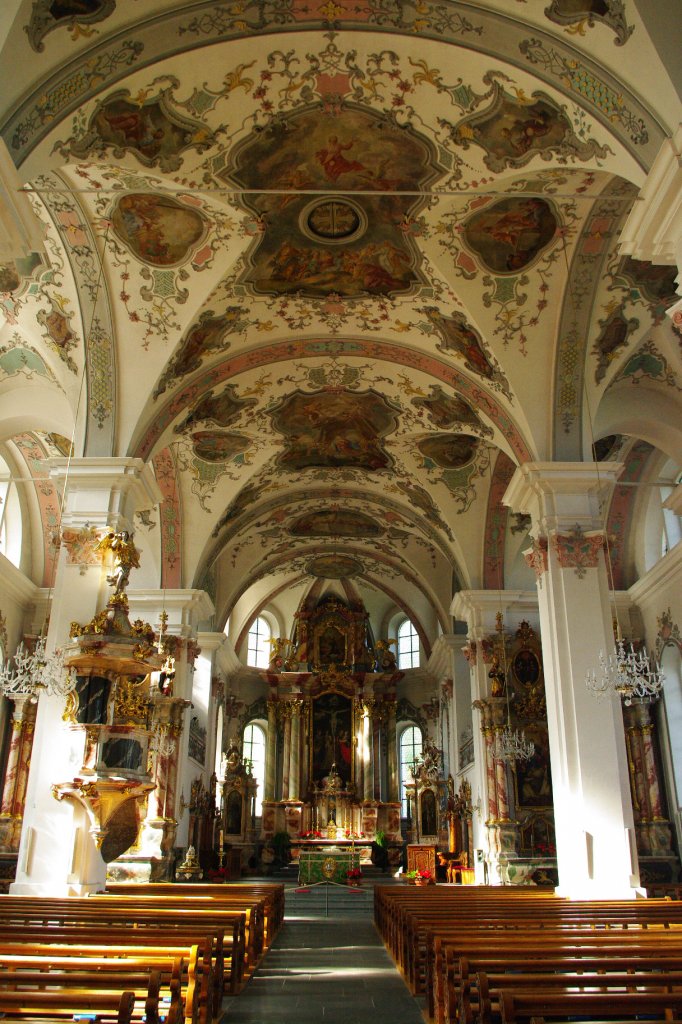 Sarnen, St. Peter Kirche, Hochaltar von Hans Georg Ludwig und Matthias Willenrath, 
Wessobrunner Stuck von Joseph Rauch, Deckengemlde von Josef Anton Hafner (01.08.2010)