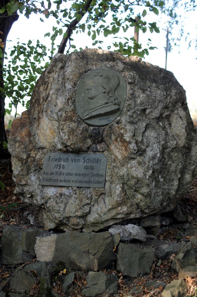 Schillerstein von Friedrich Schiller. Denkmal in Zeulenroda. Am 29.09.2011