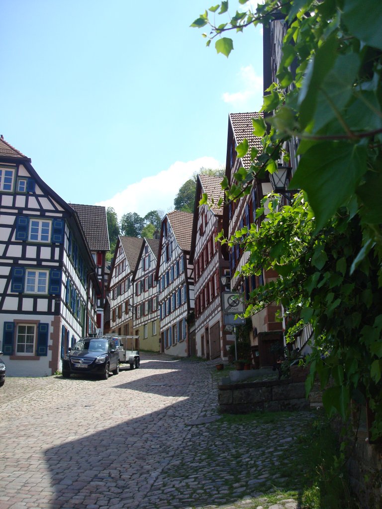 Schiltach im Schwarzwald,
die steile Burggasse mit sehenswertem Fachwerk,
Mai 2010