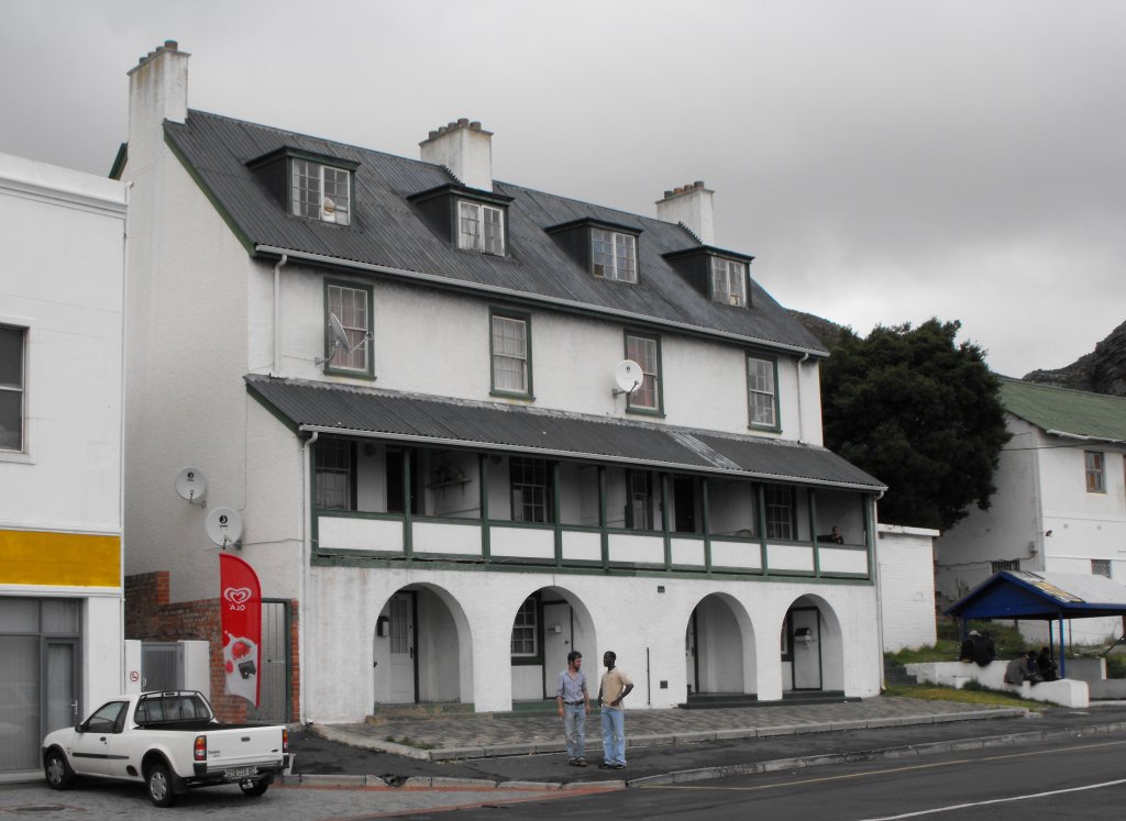 Schlichtes Wohnhaus an der Station Road. Simons Town, 20.11.2010
