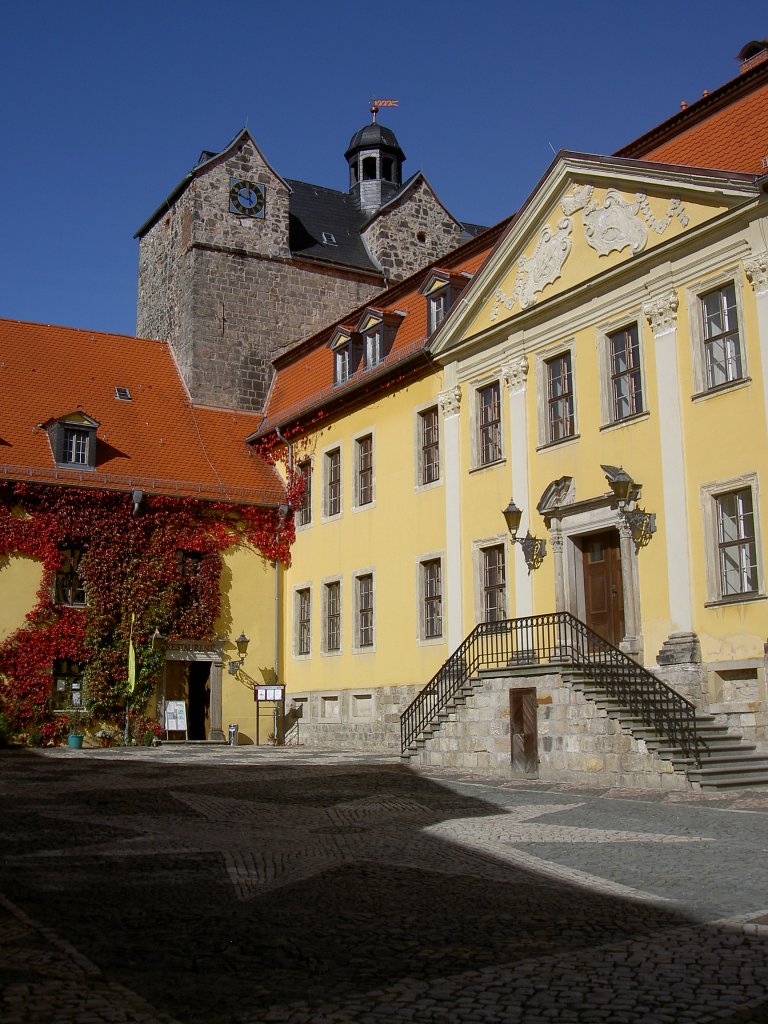 Schloss Ballenstedt, barocker dreiflgeliger Bau, erbaut Anfang des 18. Jahrhunderts (30.09.2012)
