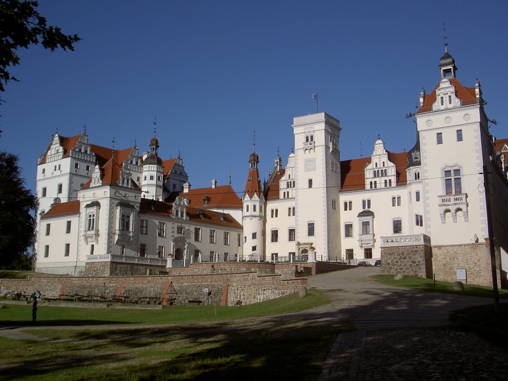 Schloss Boitzenburg, Stammsitz der Familie von Arnim, heute Jugendhotel, Kreis 
Uckermark (19.09.2012)