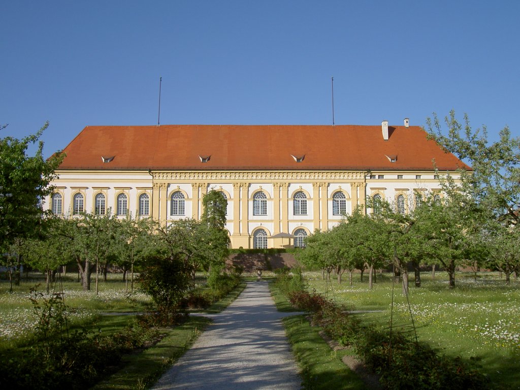 Schloss Dachau, erbaut im 16. Jahrhundert, Trakt mit Treppenhaus (01.05.2007)