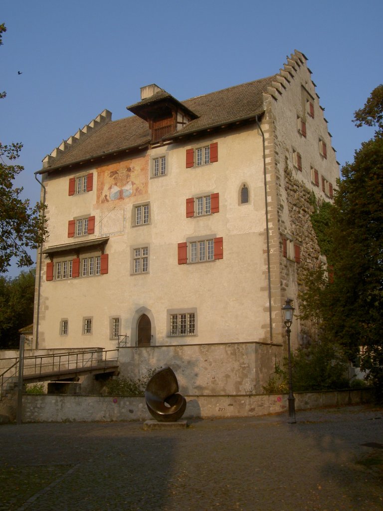 Schloss Greifensee, erbaut ab 1250, heute Ort kultureller Begegnung, Bezirk Uster 
(11.10.2010)