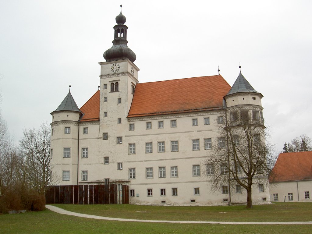 Schloss Hartheim bei Alkoven, erbaut im 16. Jahrhundert durch die Familie Aspan (07.04.2013)