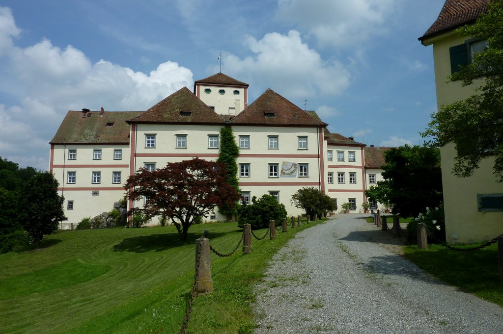 Schlo Langenstein im Hegau, die Auffahrt zum Schlo, Juli 2012