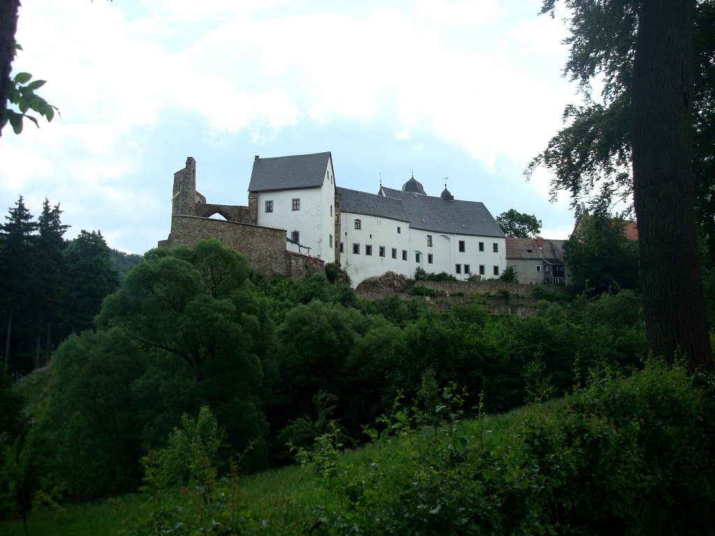Schlo Lauenstein im Osterzgebirge,
bereits 1340 als Schlo erwhnt, heute Museum,
Juni 2010