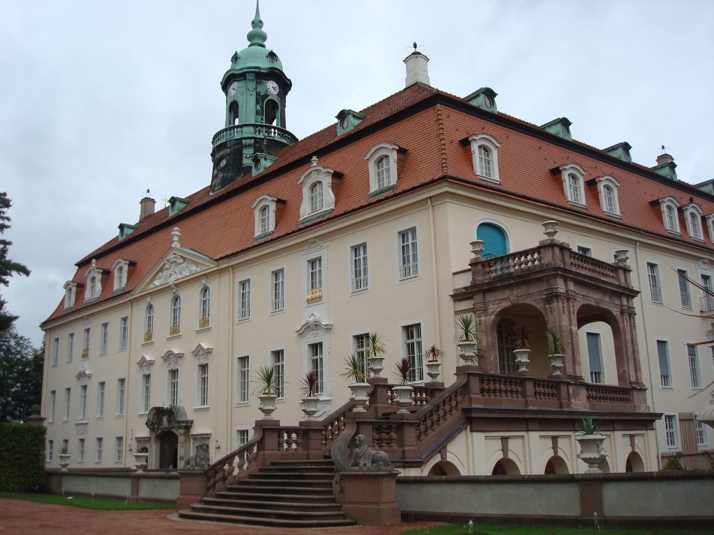 Schlo Lichtenwalde bei Chemnitz,
neu restauriertes Schlo mit sehenswertem Park,
Okt.2009