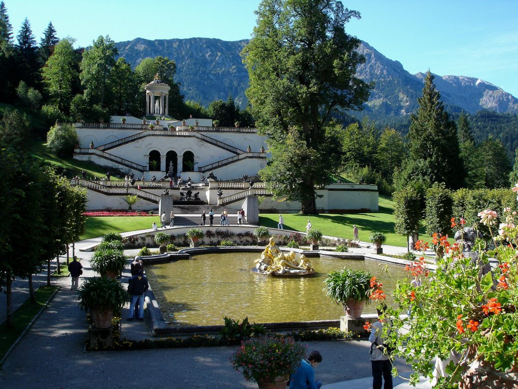 Schlo Linderhof, Blick zum Venustempel, Aug.2006