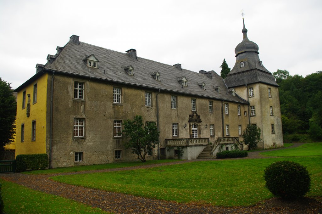 Schloss Melschede, Wasserschloss in Langscheid, erbaut von 1659 bis 1669 durch 
Ferdinand Freiherr von Wrede, Sauerland (31.07.2011)