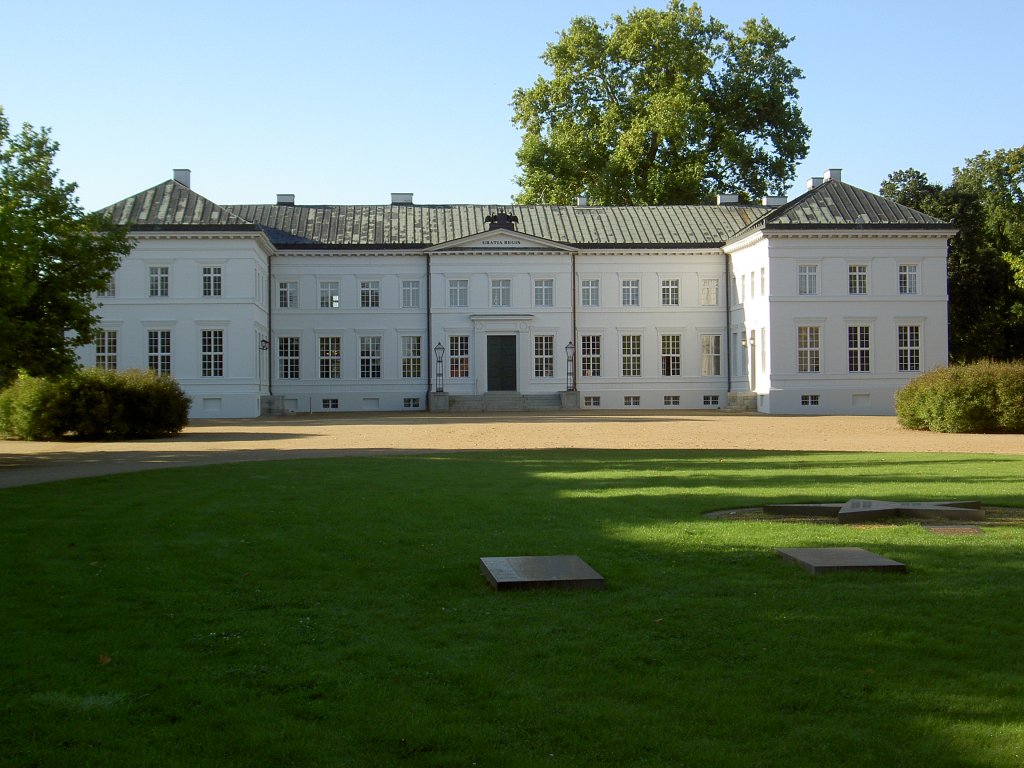 Schloss Neuhardenberg, erbaut ab 1786, Kreis Mrkisch-Oderland (20.09.2012)