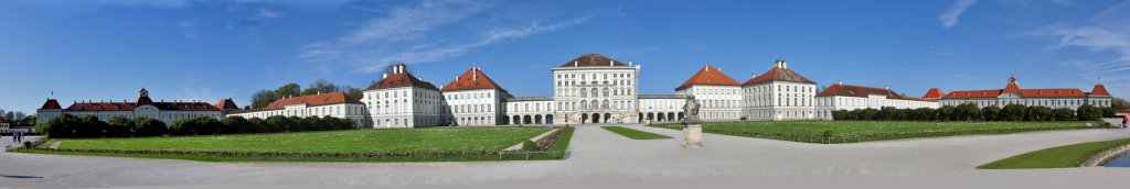 Schlo Nymphenburg in Mnchen dank Panorama fast am Stck - 28.04.2012