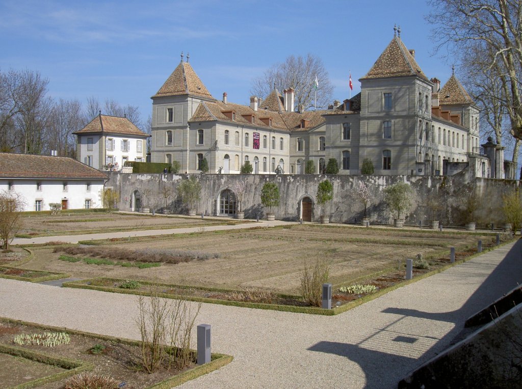 Schloss Prangins, erbaut von 1732 bis 1739 fr den Bankier Louis Guiguer, seit 
1998 Sitz des Schweizer Nationalmuseum in der Romandie, Bezirk Nyon (20.03.2011)