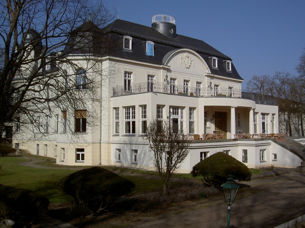 Schloss Teutschenthal, jetzt Schlohotel, Saalekreis (15.03.2012)
