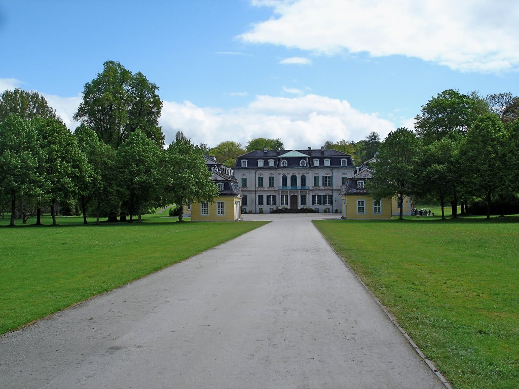 Schlo Wilhelmstal bei Kassel, Rokokoschlo von 1743-61, mit groer Parkanlage, Mai 2005