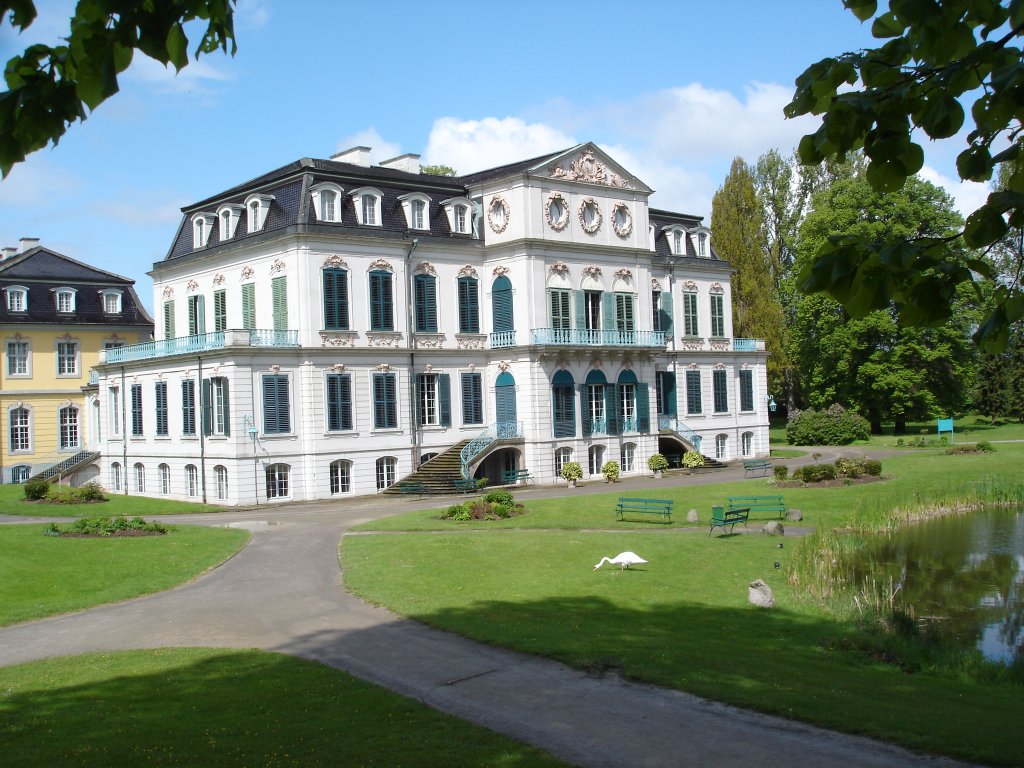 Schlo Wilhelmstal bei Kassel/Hessen,
eins der bedeutensten Rokokoschlsser Deutschlands
aus der Mitte des 18.Jahrhunderts mit herrlicher Parkanlage,
Mai 2005