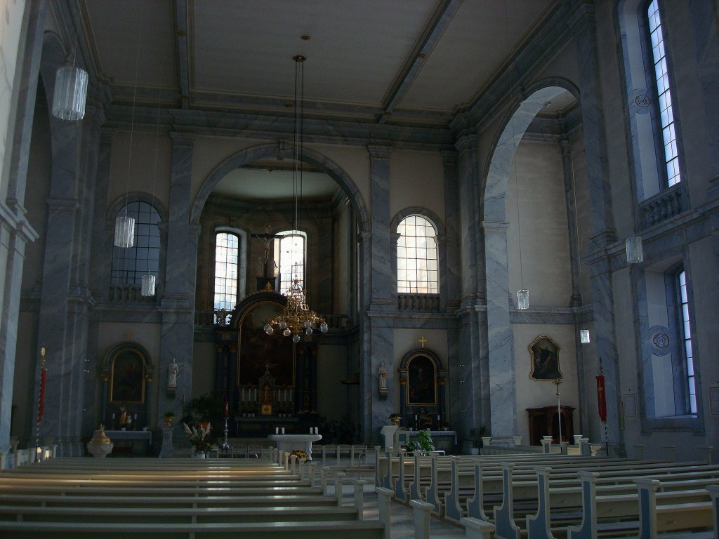 Schuttern in der Ortenau, der Innenraum der Kloster-und Pfarrkirche  Maria Himmelfahrt  erfuhr 1970 eine Gesamtrestaurierung, Sept.2010 