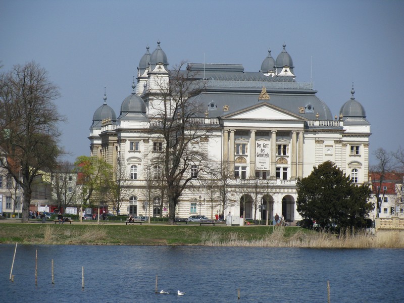 Schwerin; Mecklenburgisches Staatstheather [18.04.2010]