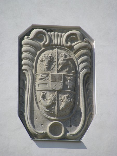 Schwerin; Mecklenburgisches Wappen am Landesarchin in der Graf-Schack-Allee, 18.04.2010