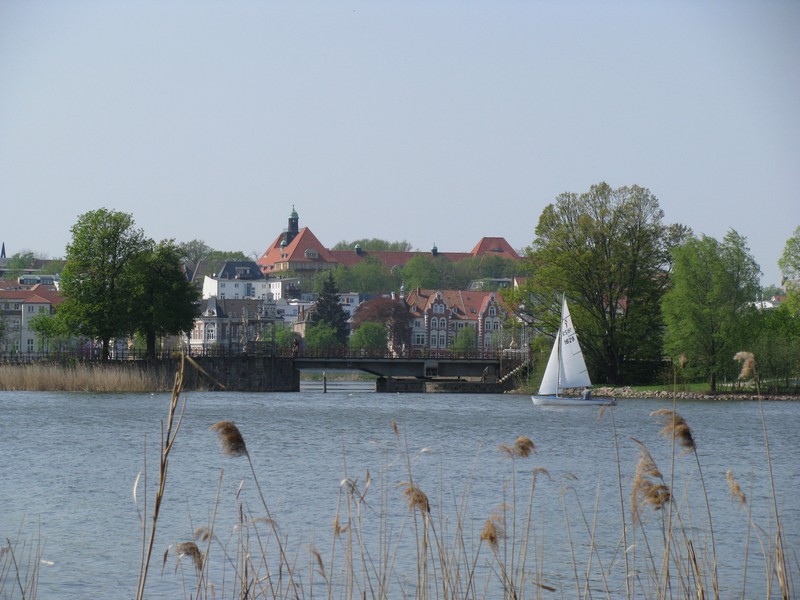Schwerin [MV]; Blick über den Burgsee zur Feldstadt, 23.04.2011