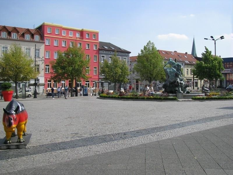 Schwerin [MV]; der Grunthalplatz (Bahnhofsvorplatz), Schwerin 15.08.2009