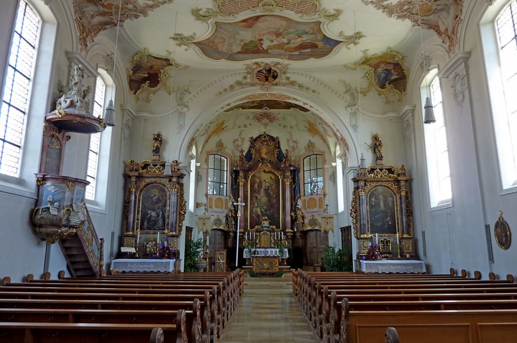 Seekirch, Blick zum Altar in der Pfarrkirche Maria Himmelfahrt, Aug.2012