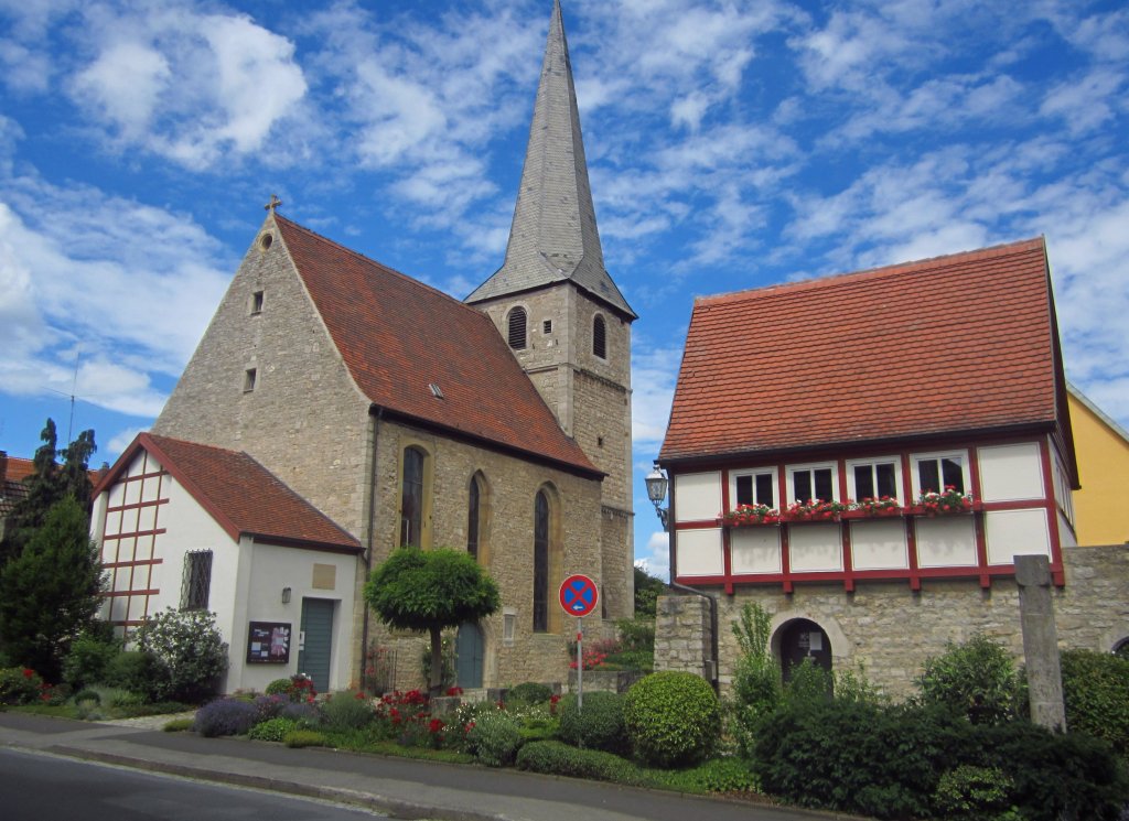 Segnitz, ev. Kirche St. Martin, Chorturmkirche, erbaut ab 1350 (17.06.2012)