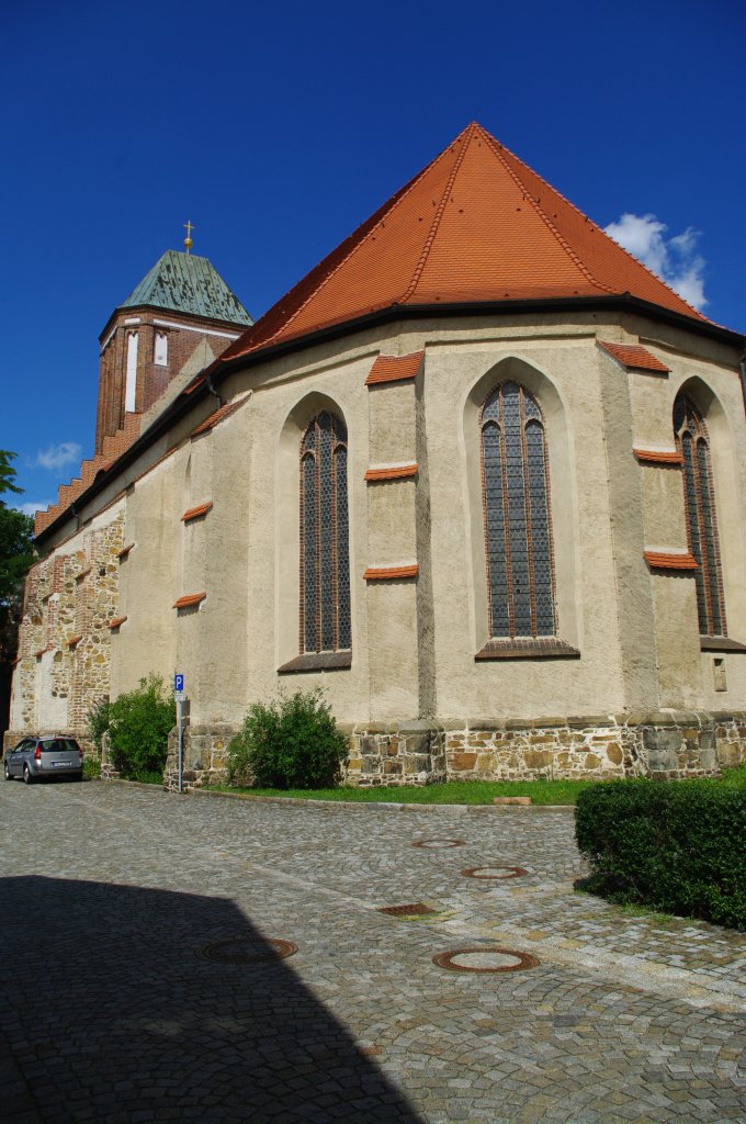 Senftenberg, Peter und Paul Kirche, erbaut im 13. Jahrhundert mit prachtvollem 
Netzgewlbe (24.07.2011)