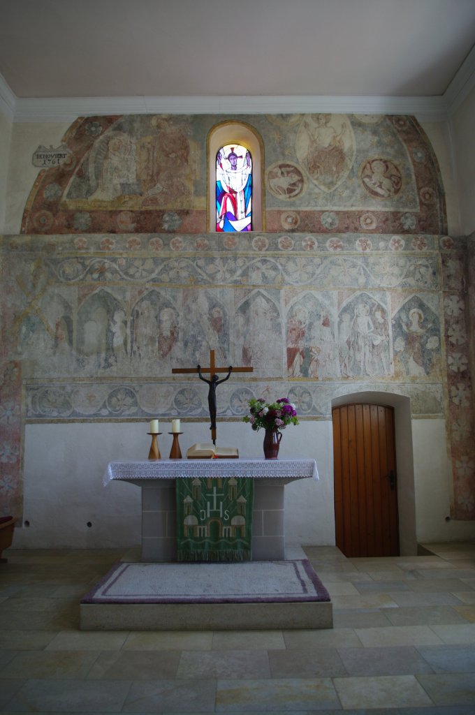 Setzingen, Ev. Bartholomus Kirche mit Fresken aus dem 13. Jahrhundert, 
Landkreis Alb Donau (28.06.2011)