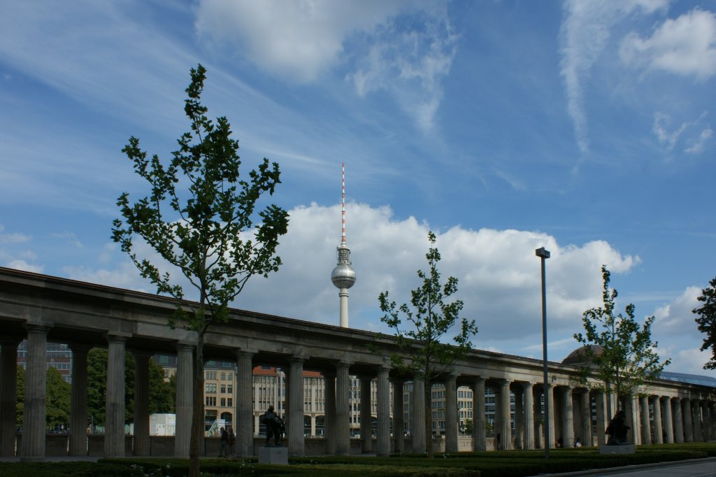 Sicht von der Museumsinsel auf den Fernsehturm.
(12.09.2010)