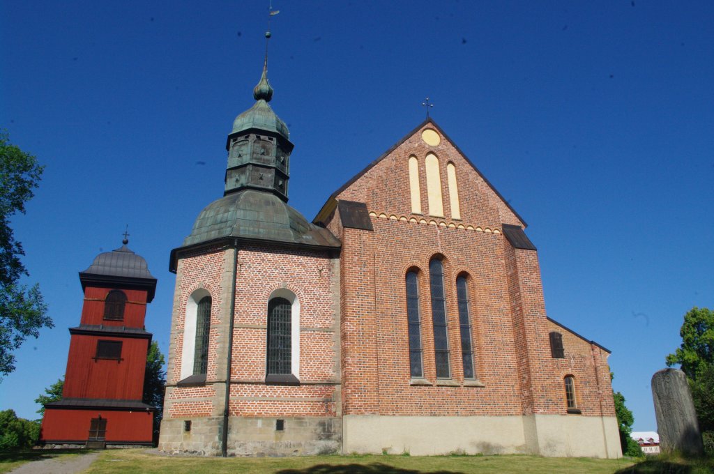 Skokloster, Klosterkirche, dreischiffige Backsteinbasilika, erbaut Mitte des 13. Jahrhunderts (09.07.2013)
