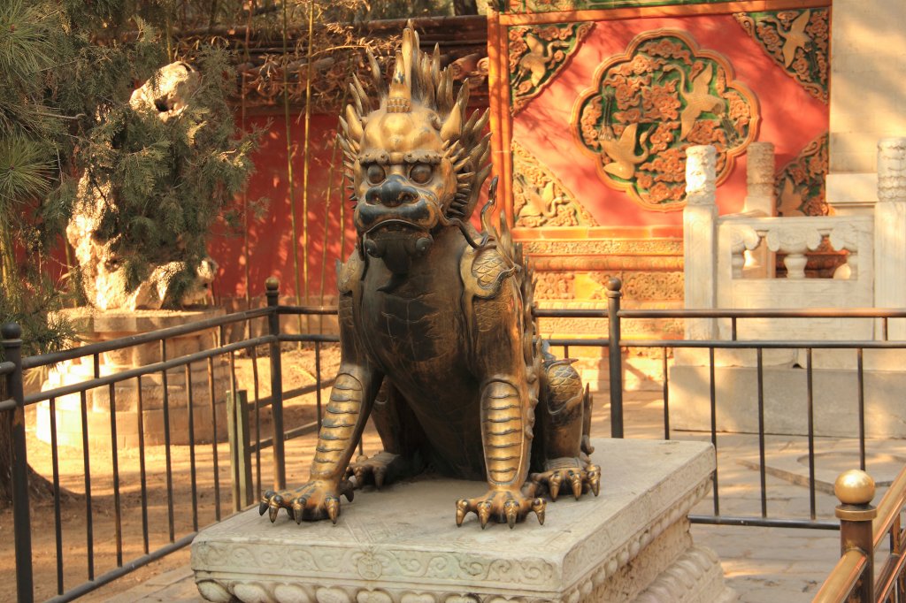 Skulptur in der Verbotenen Stadt in Peking am 15.03.2012.