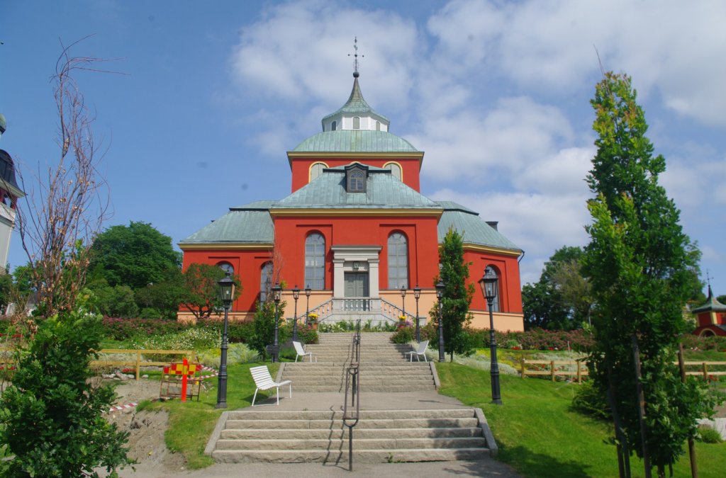 Sderhamn, Ulrika Eleonora Kyrka, erbaut 1693 von Nicodemus Tessin mit kreuzfrmigen Grundri (08.07.2013)